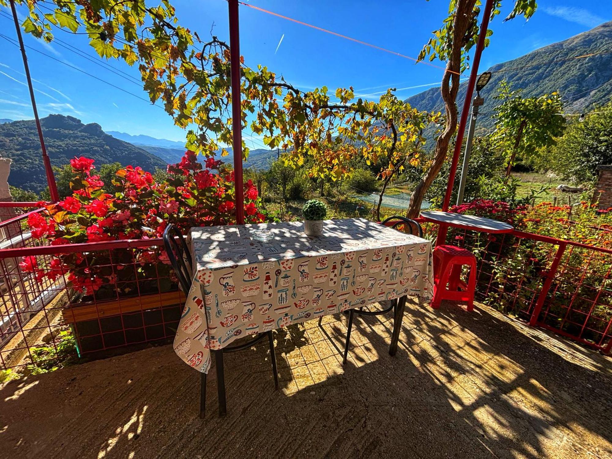 Georgaras Accommodation Platanoussa エクステリア 写真