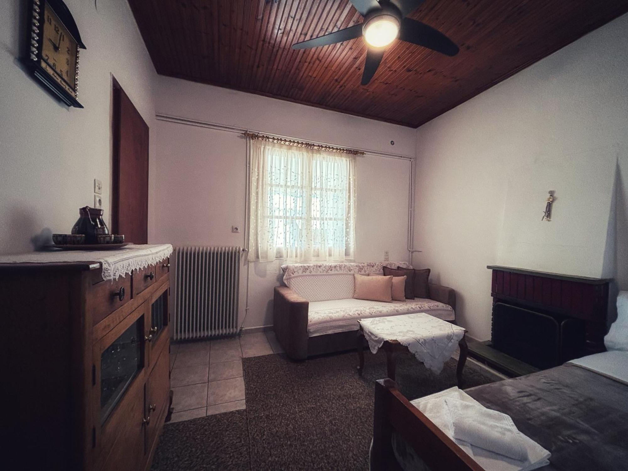 Georgaras Accommodation Platanoussa エクステリア 写真